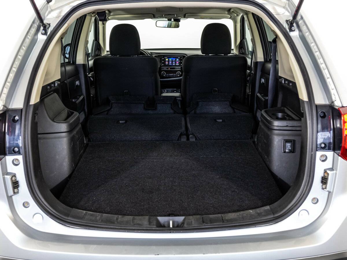 Б/У Митсубиши Оутлэндер 2019 года. Фото: #18