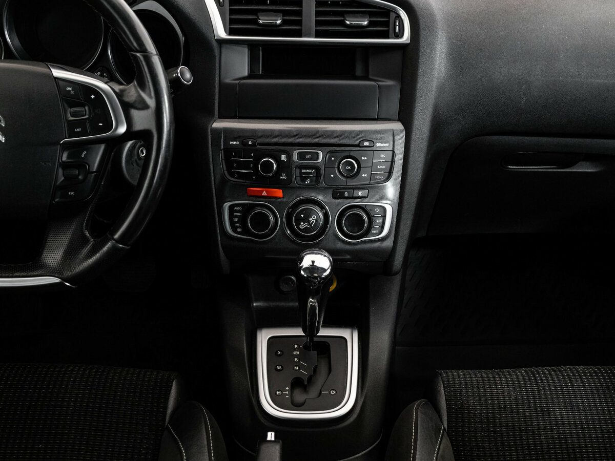 Б/У Ситроен Ц4 2012 года. Фото: #9