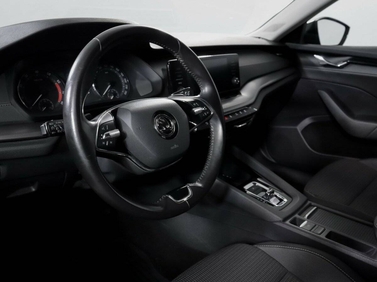 Б/У Шкода Октавия 2020 года. Фото: #10