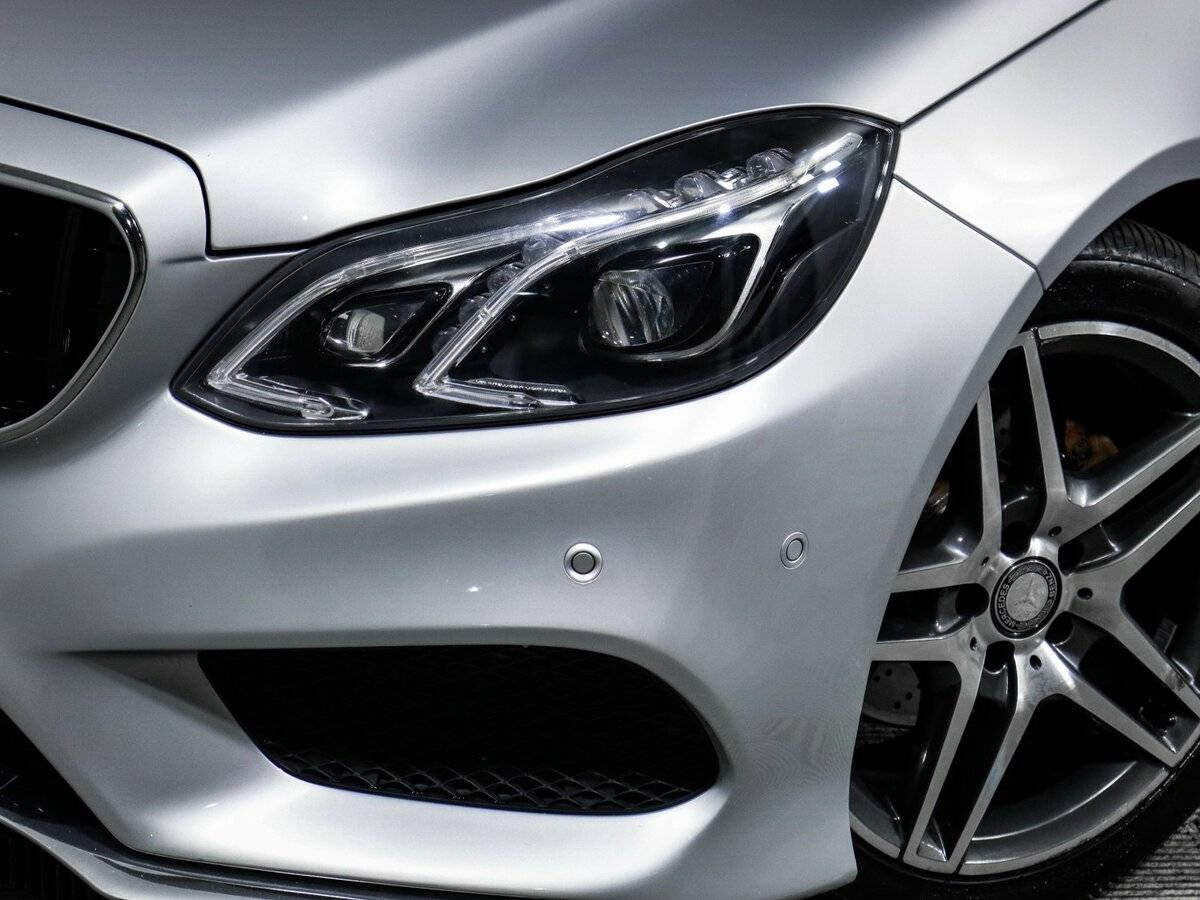 Б/У Мерседес-Бенц Е-Класс 2015 года. Фото: #12