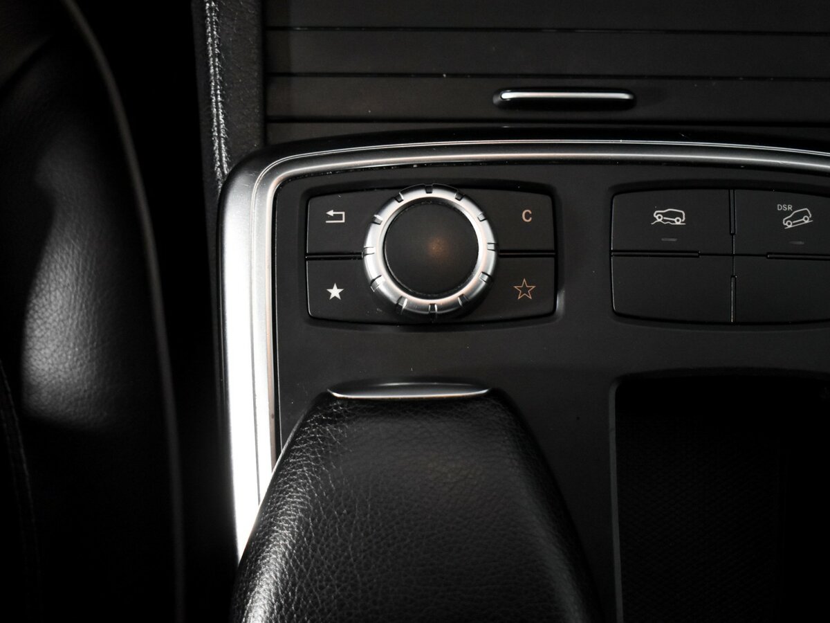 Б/У Мерседес-Бенц М-Класс 2013 года. Фото: #8