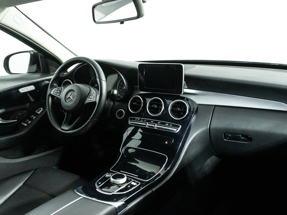 Б/У Мерседес-Бенц Ц-Класс 2018 года. Фото: #8