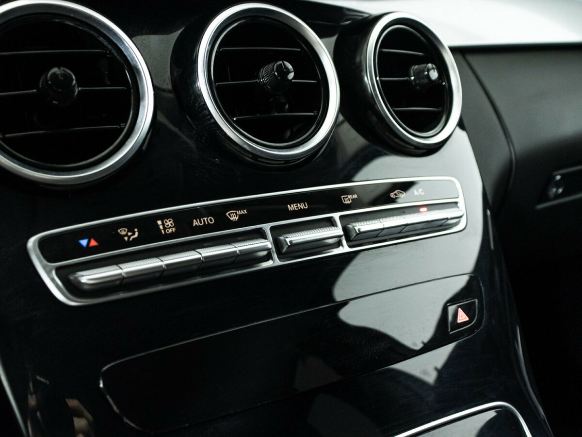 Б/У Мерседес-Бенц Ц-Класс 2018 года. Фото: #14