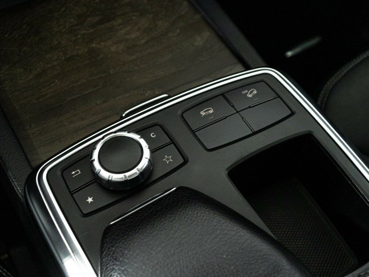 Б/У Мерседес-Бенц М-Класс 2014 года. Фото: #17