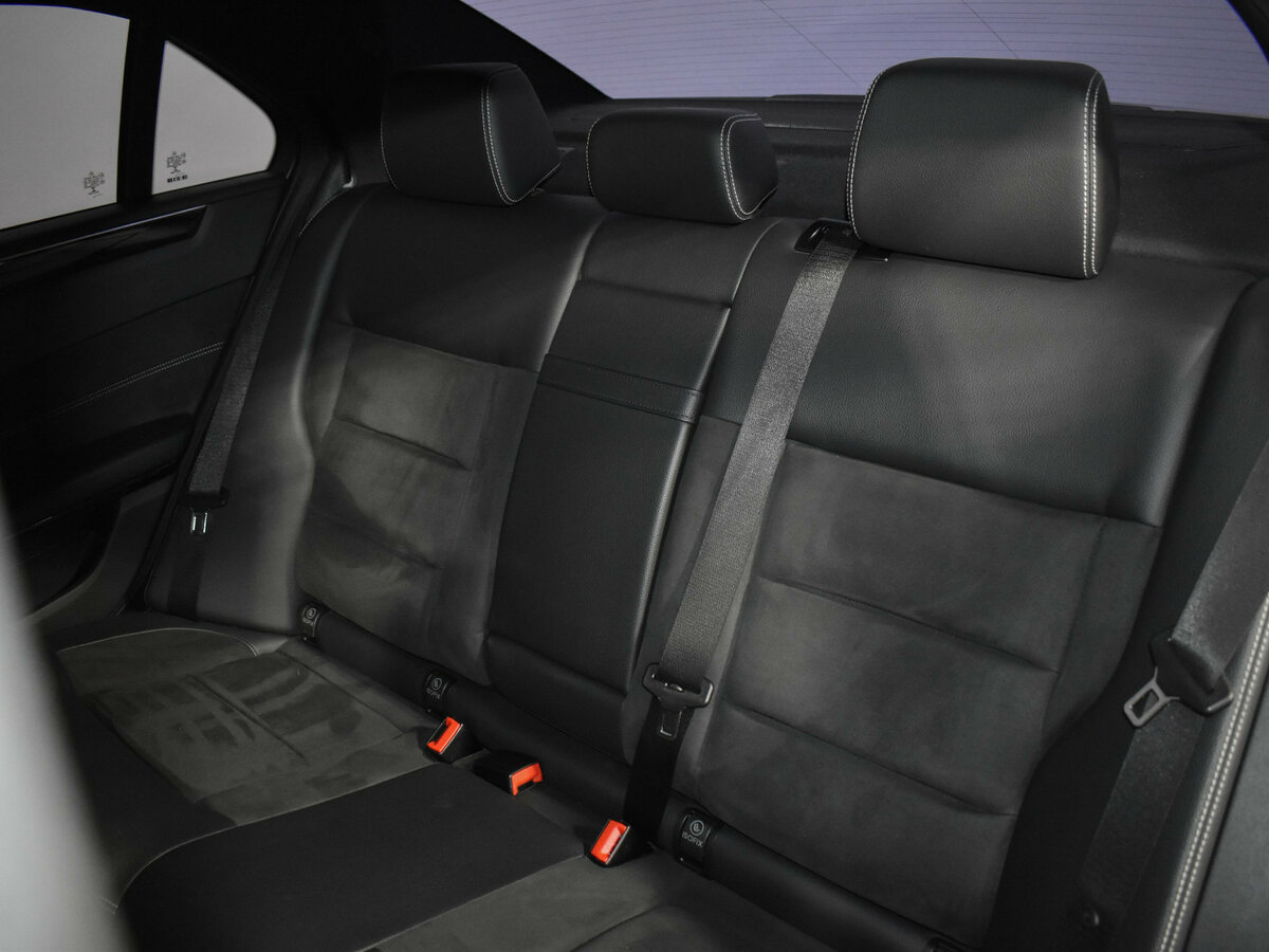 Б/У Мерседес-Бенц Е-Класс 2014 года. Фото: #9