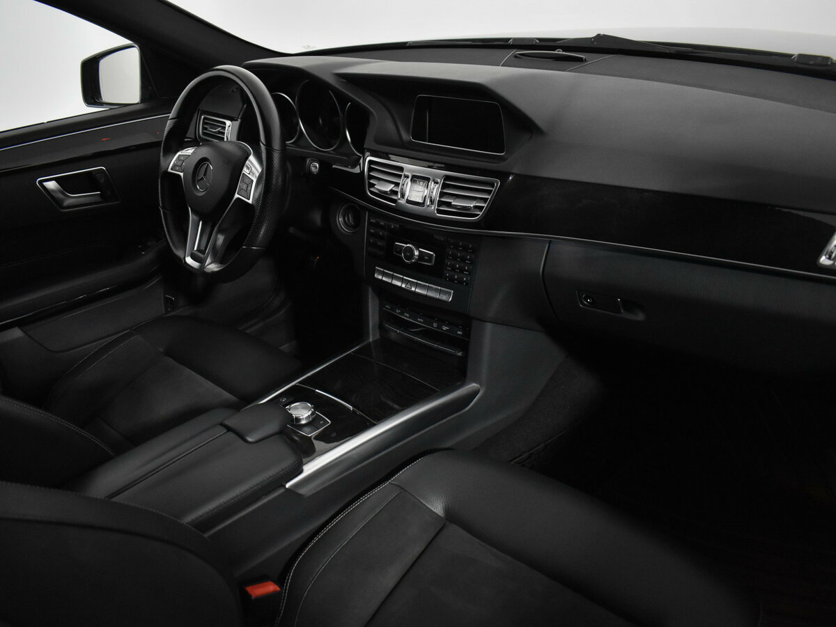 Б/У Мерседес-Бенц Е-Класс 2014 года. Фото: #11