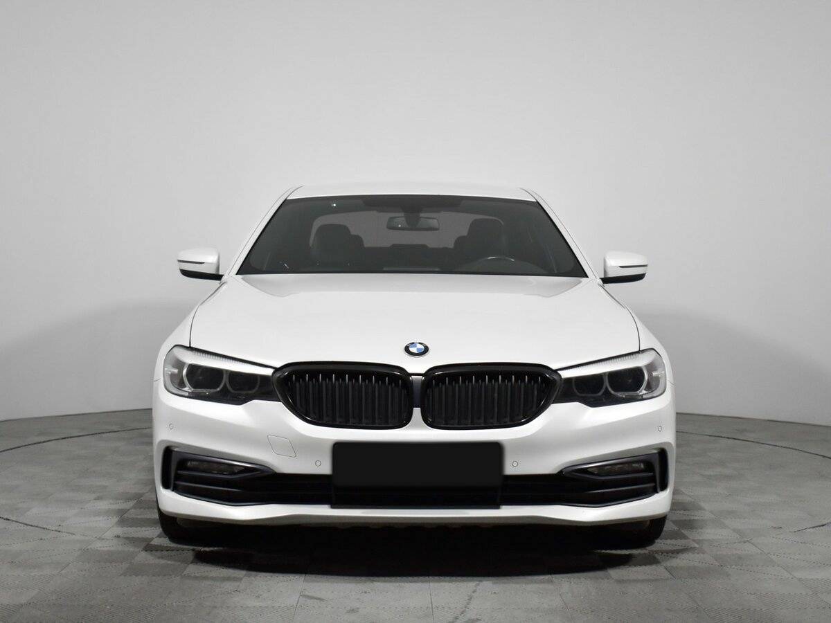 Б/У БМВ 5 серии 2017 года. Фото: #1