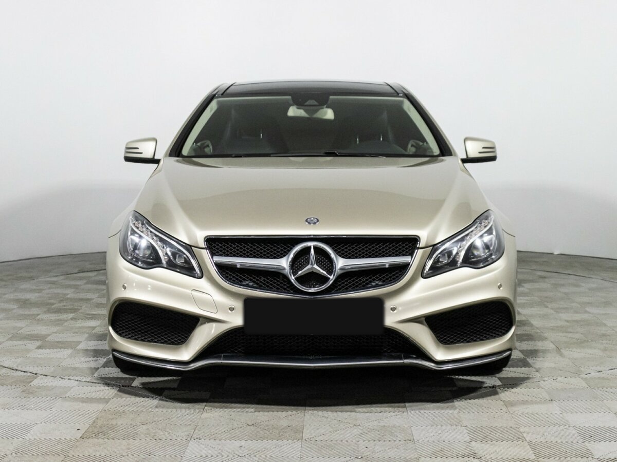 Б/У Мерседес-Бенц Е-Класс 2014 года. Фото: #1