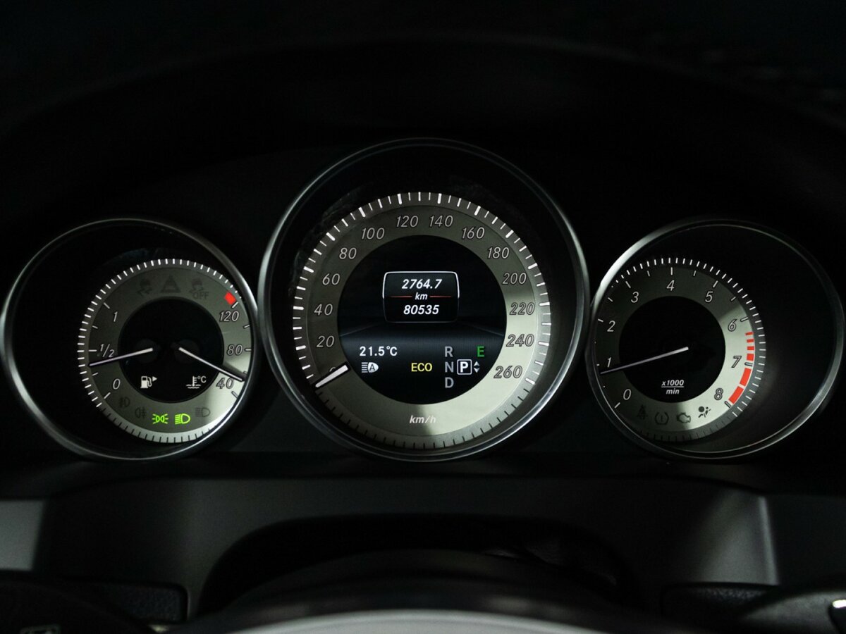 Б/У Мерседес-Бенц Е-Класс 2014 года. Фото: #11