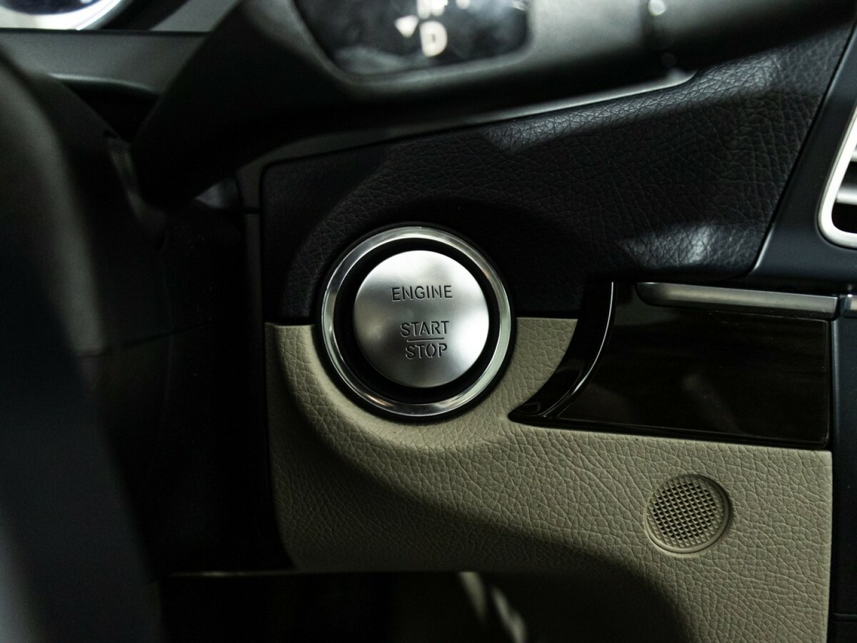 Б/У Мерседес-Бенц Е-Класс 2014 года. Фото: #15