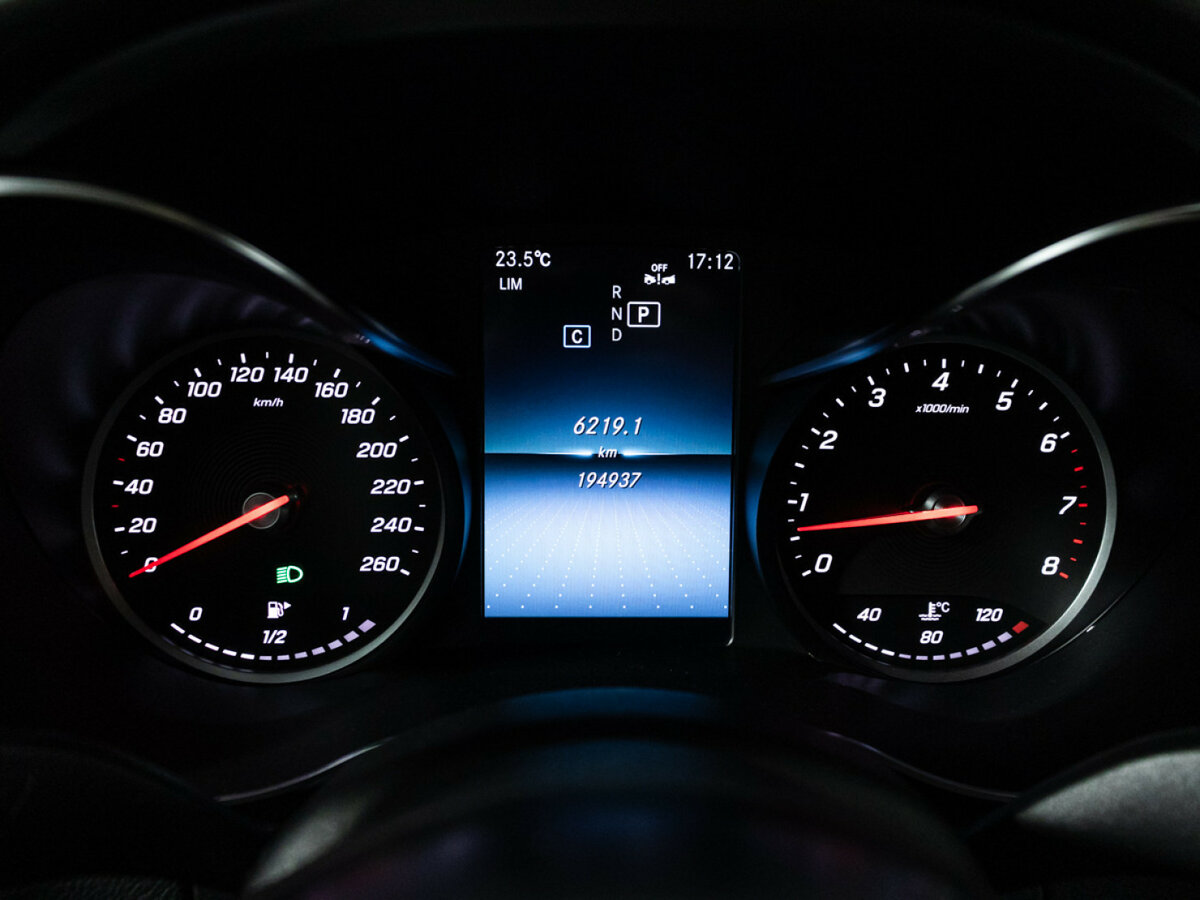 Б/У Мерседес-Бенц Ц-Класс 2018 года. Фото: #11