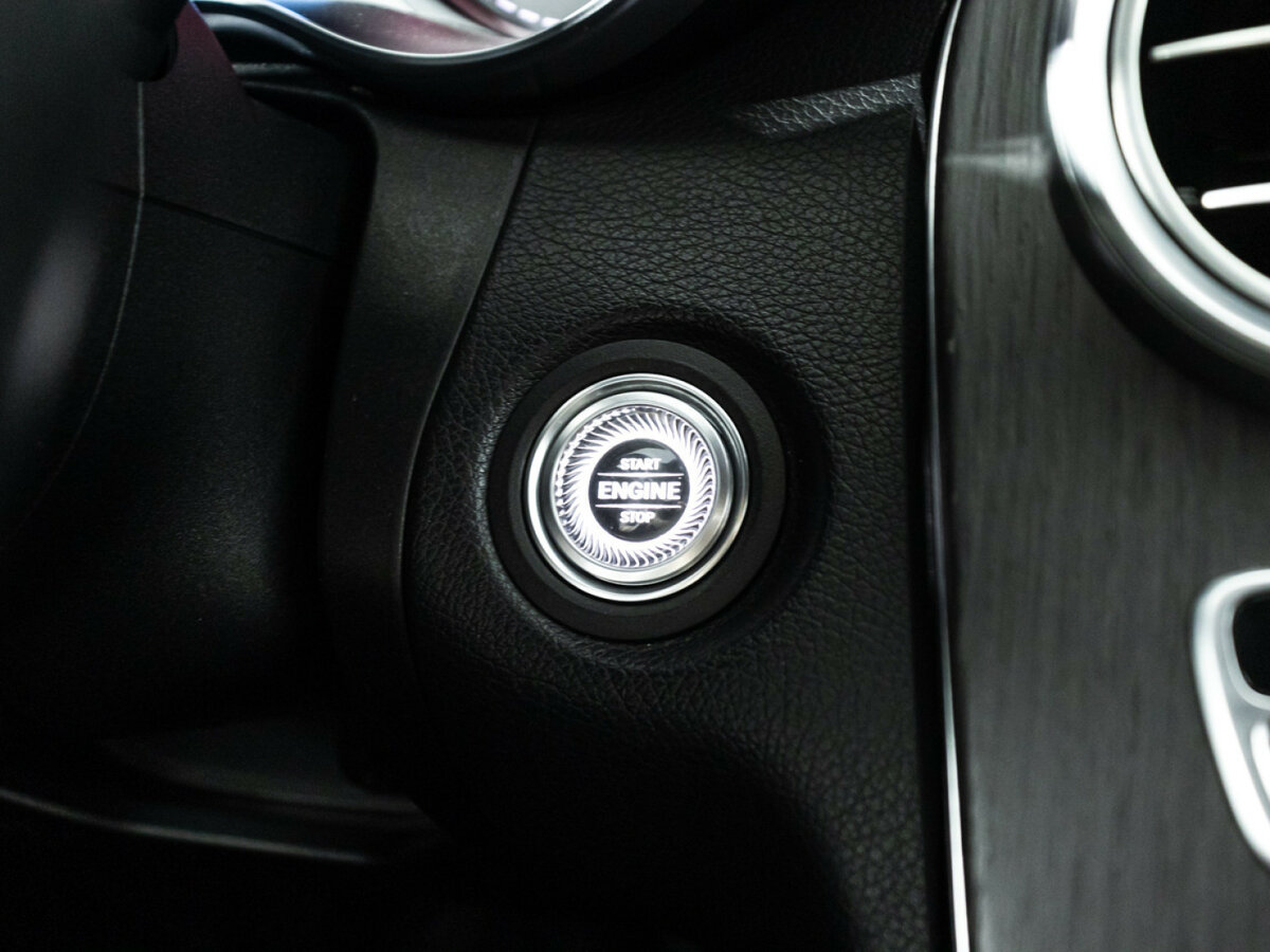 Б/У Мерседес-Бенц Ц-Класс 2018 года. Фото: #18