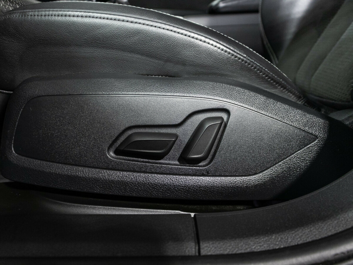 Б/У Ауди А4 2016 года. Фото: #13