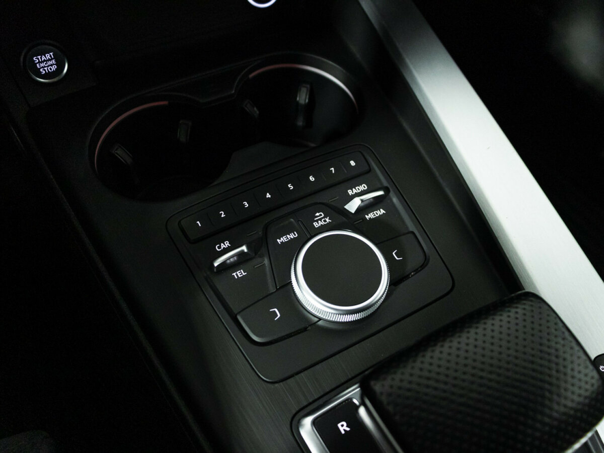 Б/У Ауди А4 2016 года. Фото: #15