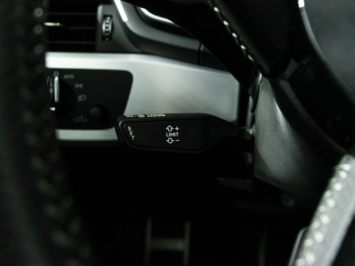 Б/У Ауди А4 2016 года. Фото: #17