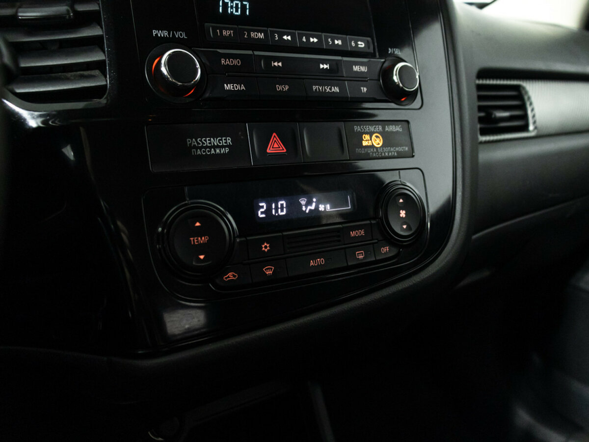 Б/У Митсубиши Оутлэндер 2013 года. Фото: #13