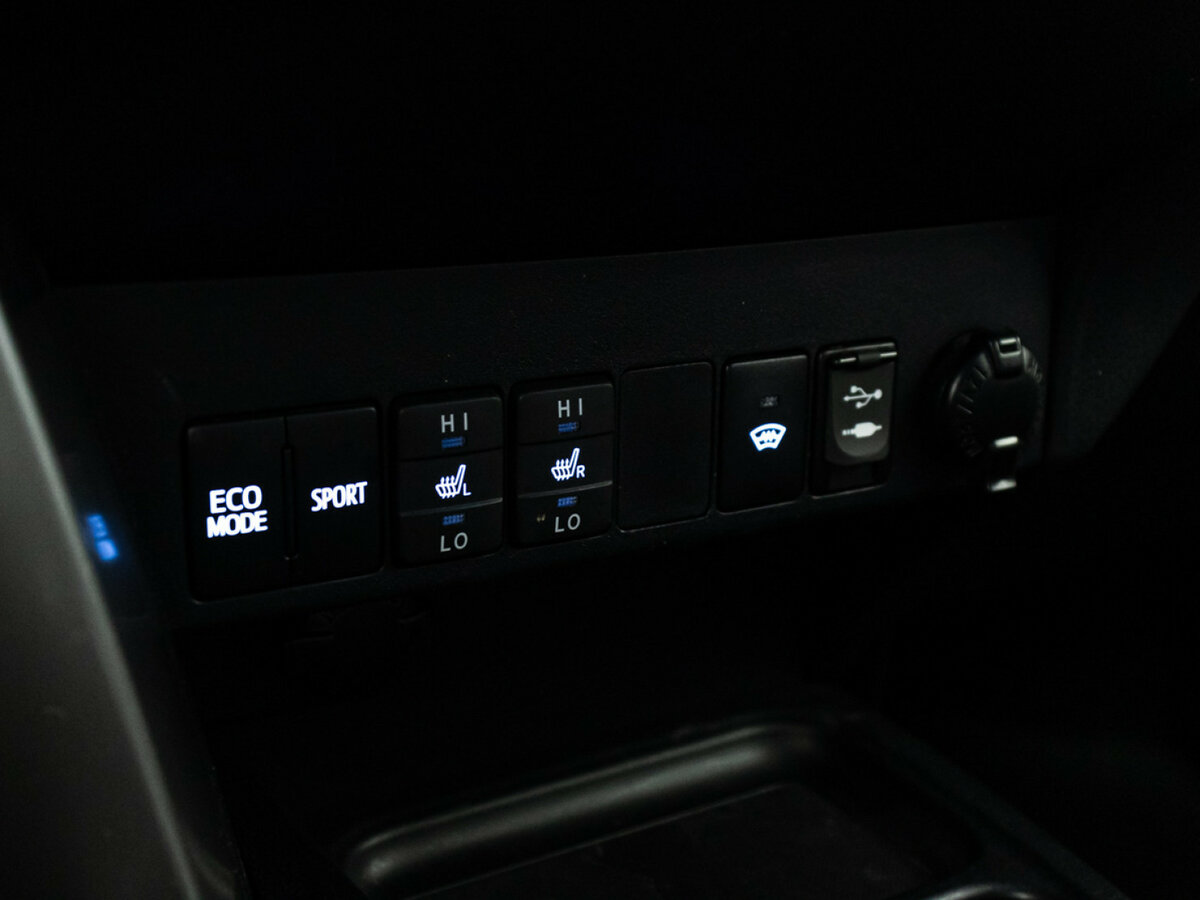 Б/У Тойота Рав4 2015 года. Фото: #15