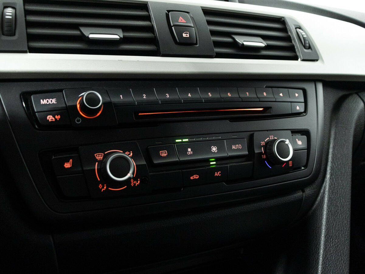 Б/У БМВ 3 серии 2014 года. Фото: #14