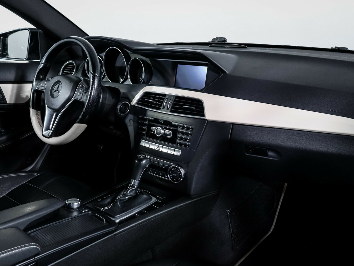 Б/У Мерседес-Бенц Ц-Класс 2012 года. Фото: #6