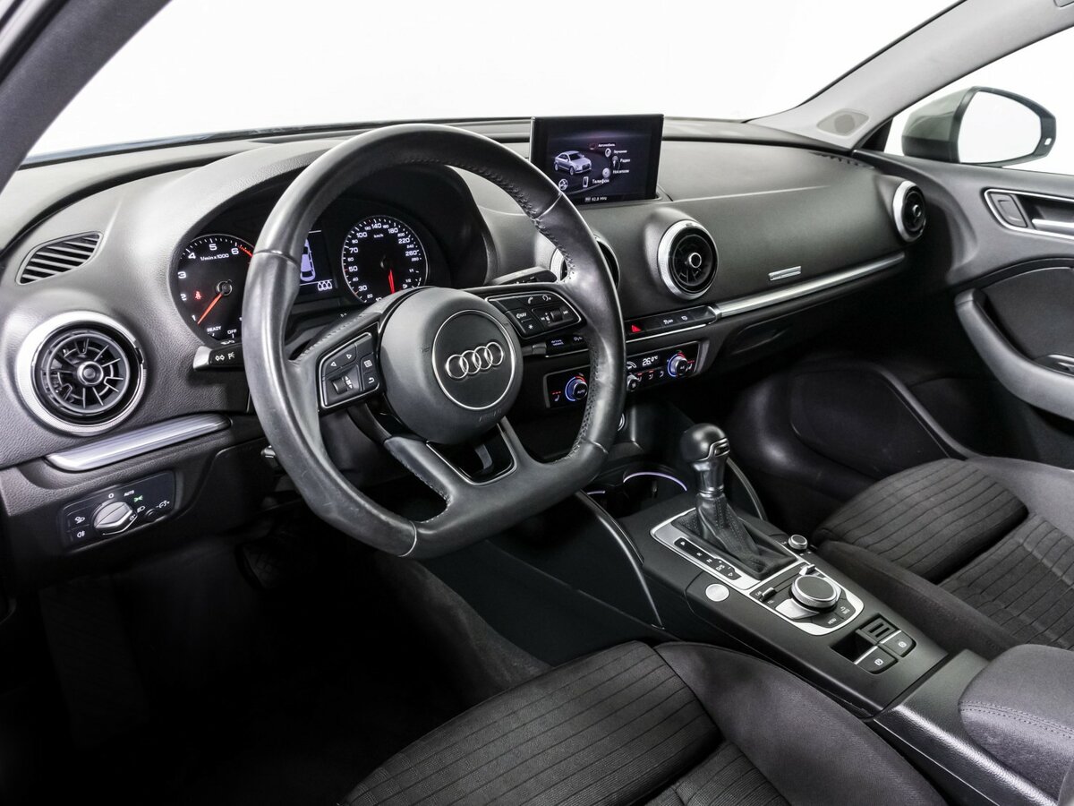 Б/У Ауди А3 2018 года. Фото: #8