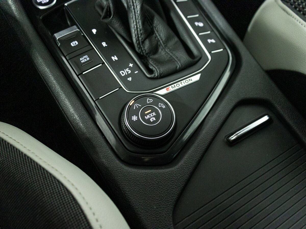 Б/У Фольксваген Тигуан 2019 года. Фото: #15