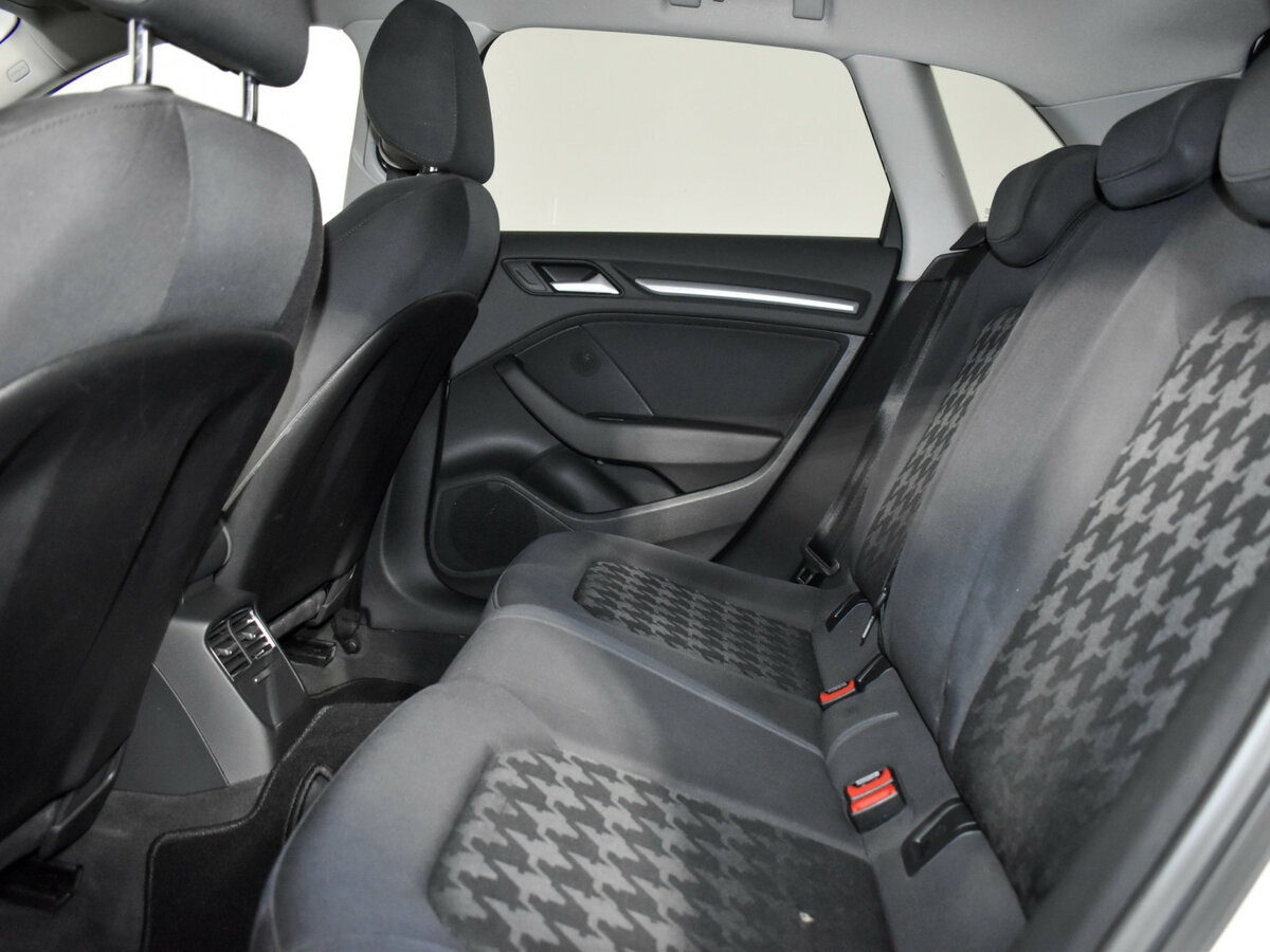 Б/У Ауди А3 2013 года. Фото: #13