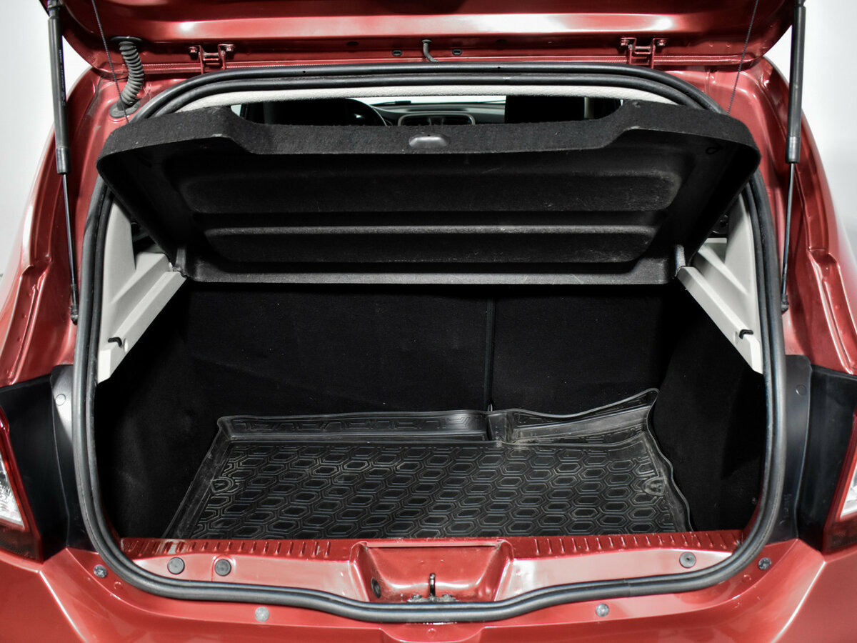 Б/У Рено Сандеро 2016 года. Фото: #15