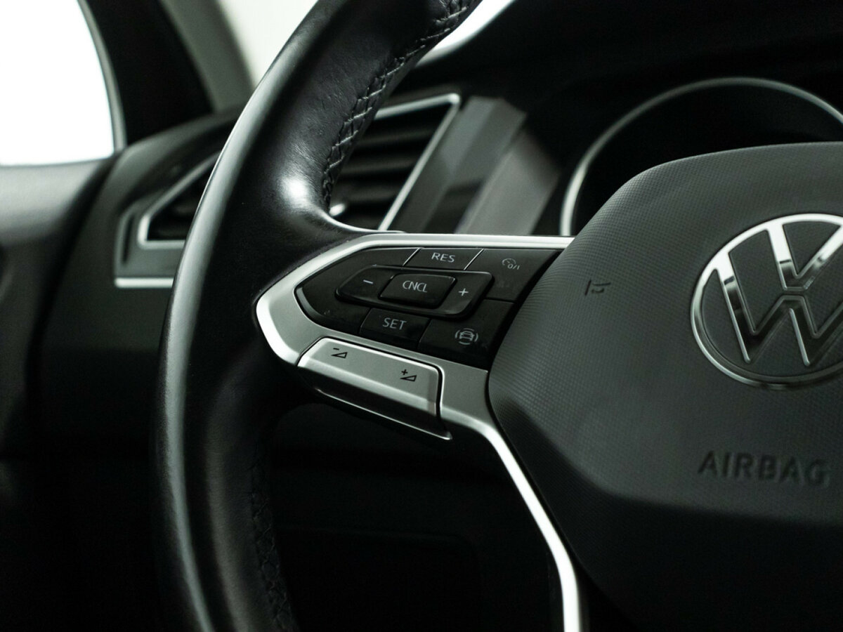 Б/У Фольксваген Тигуан 2021 года. Фото: #17