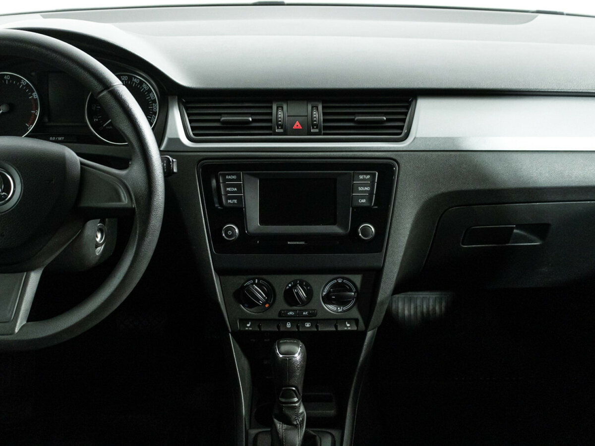 Б/У Шкода Рапид 2015 года. Фото: #13