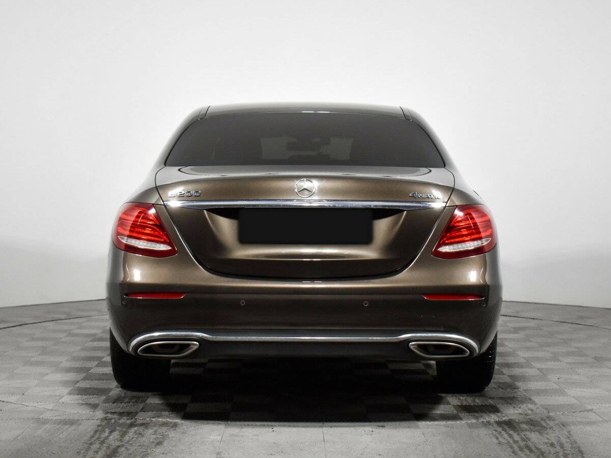 Б/У Мерседес-Бенц Е-Класс 2016 года. Фото: #4