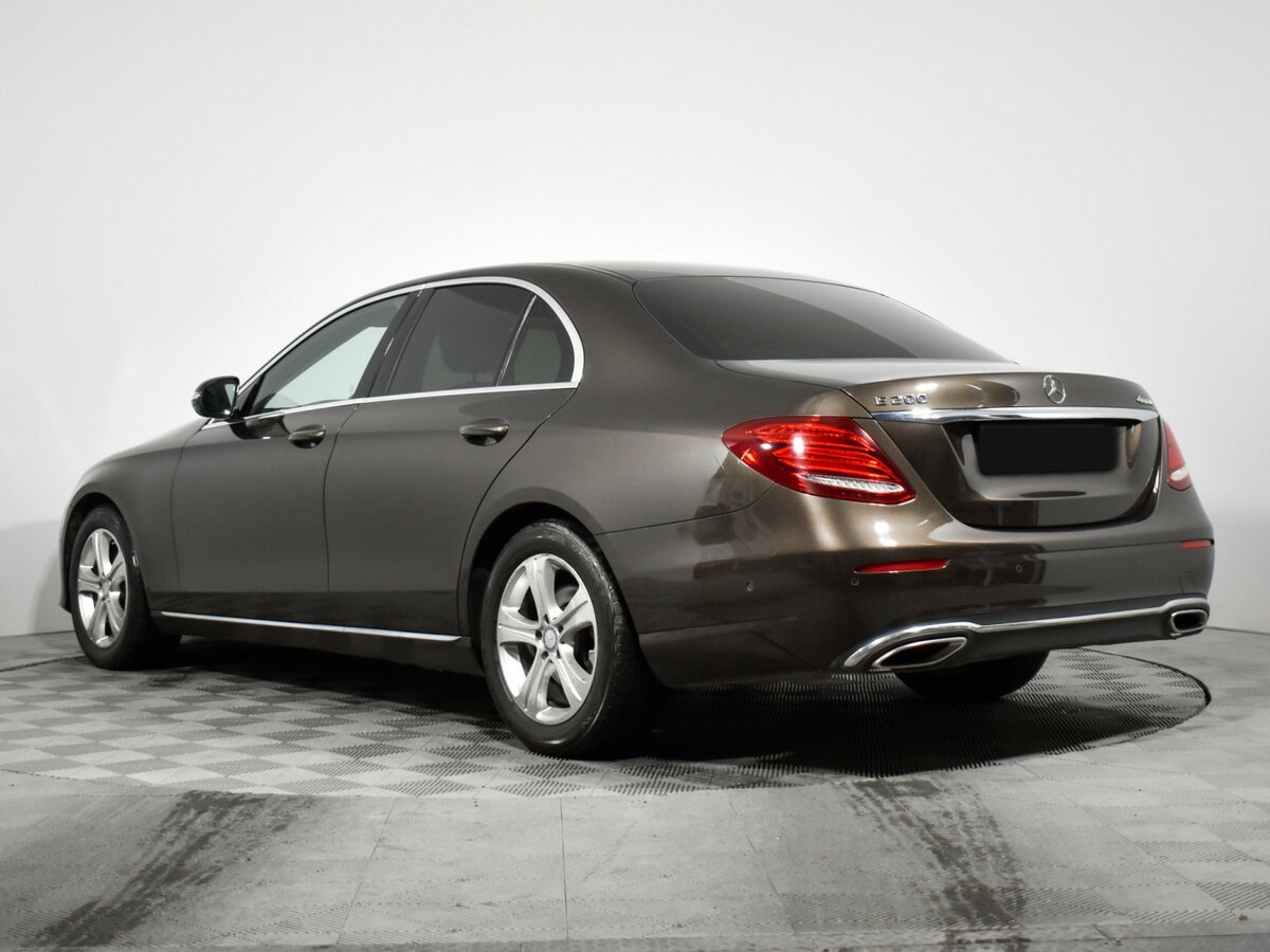 Б/У Мерседес-Бенц Е-Класс 2016 года. Фото: #5