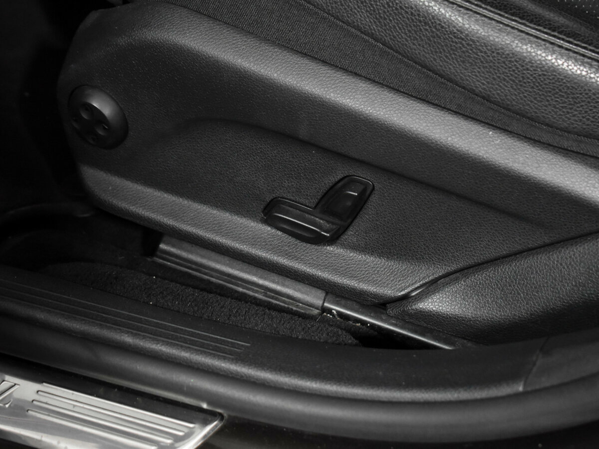 Б/У Мерседес-Бенц Е-Класс 2016 года. Фото: #7