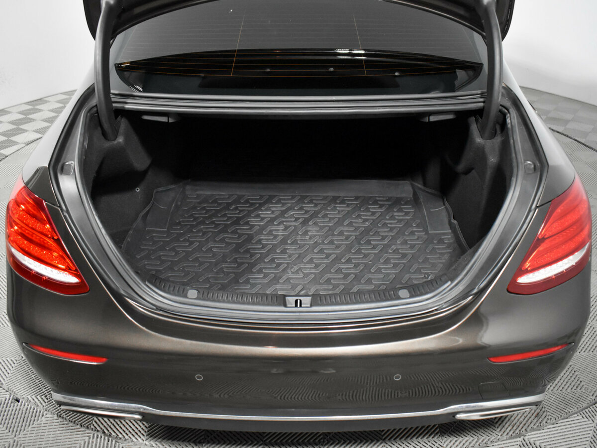 Б/У Мерседес-Бенц Е-Класс 2016 года. Фото: #19