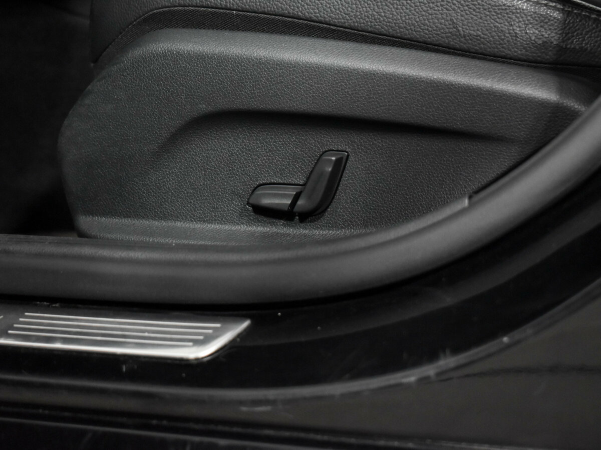 Б/У Мерседес-Бенц Ц-Класс 2018 года. Фото: #7