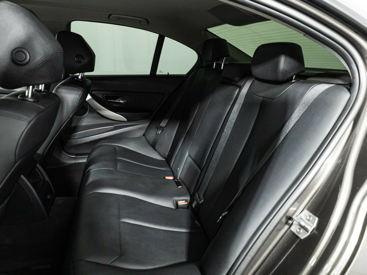 Б/У БМВ 3 серии 2015 года. Фото: #9