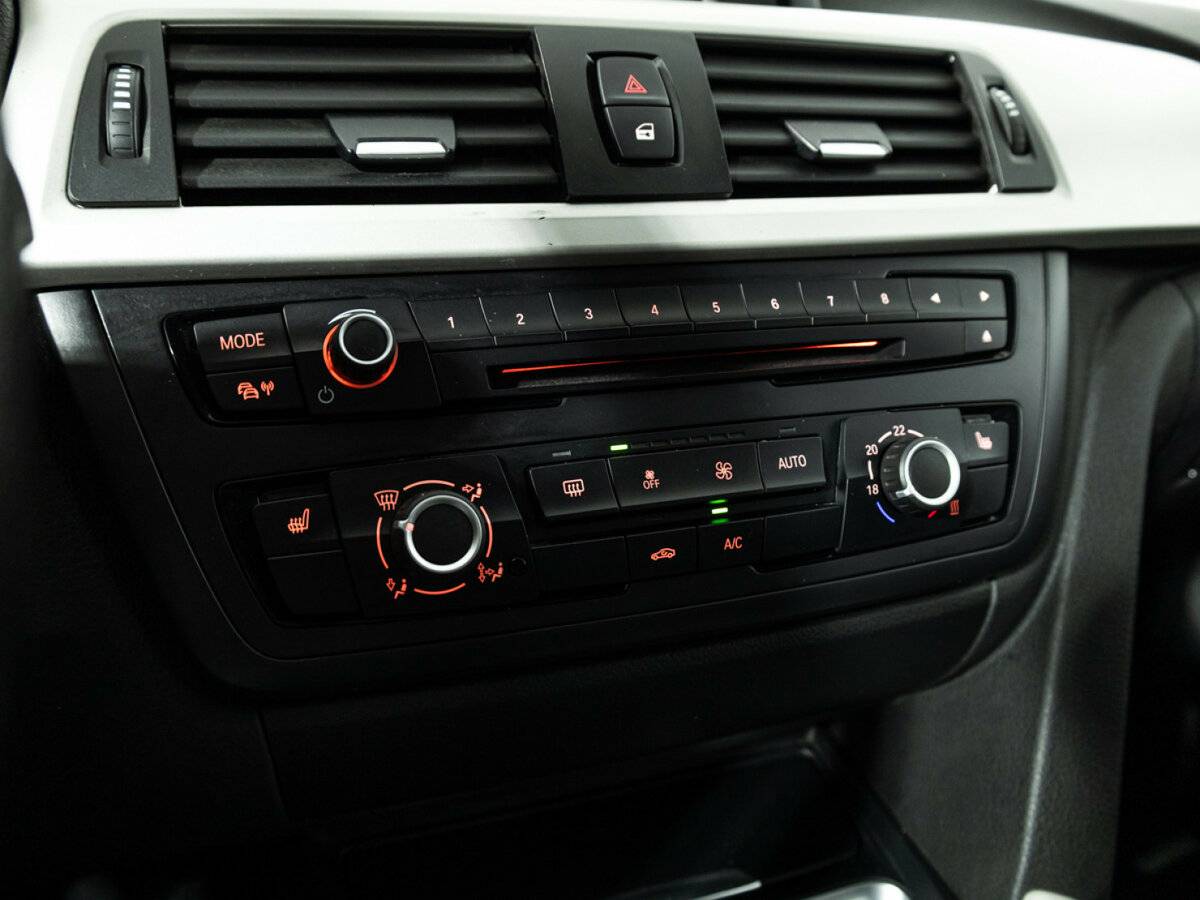 Б/У БМВ 3 серии 2015 года. Фото: #18