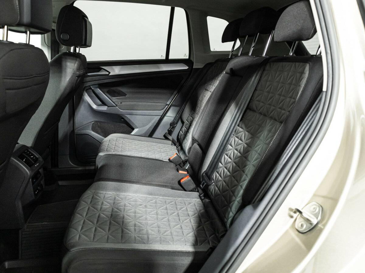 Б/У Фольксваген Тигуан 2021 года. Фото: #9