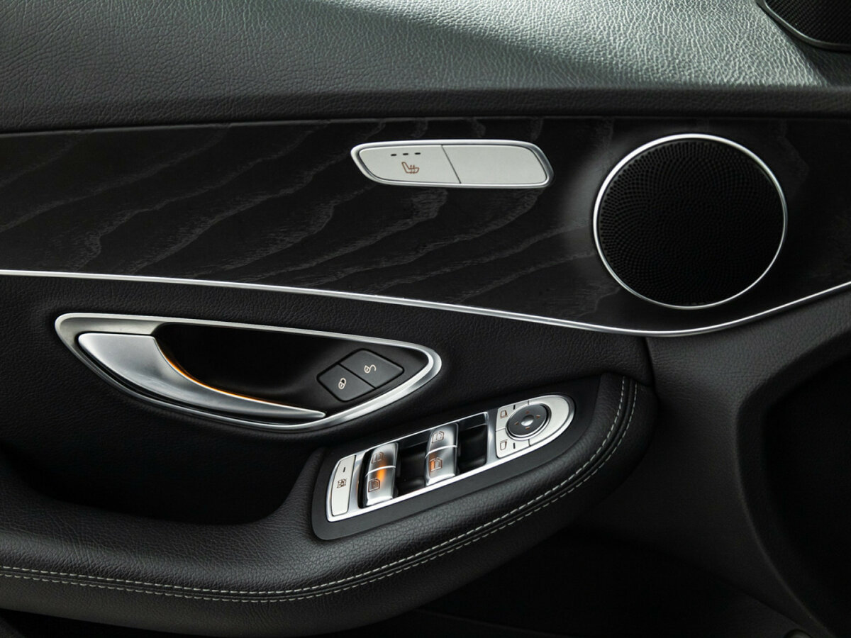 Б/У Мерседес-Бенц Ц-Класс 2019 года. Фото: #17