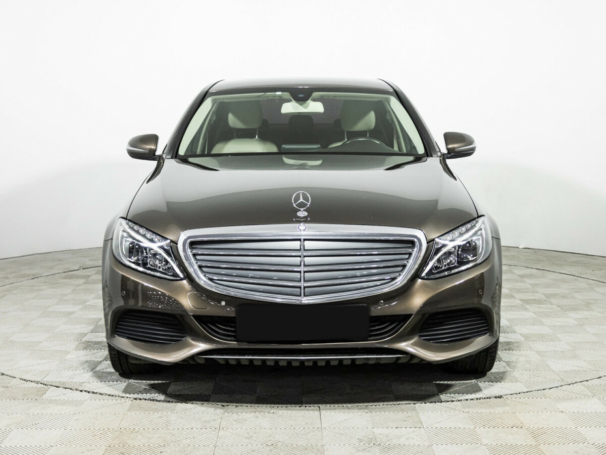 Б/У Мерседес-Бенц Ц-Класс 2016 года. Фото: #1