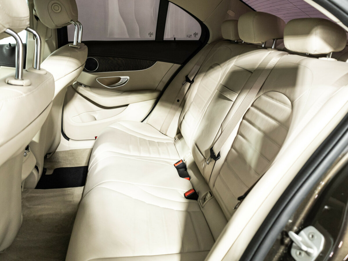 Б/У Мерседес-Бенц Ц-Класс 2016 года. Фото: #9