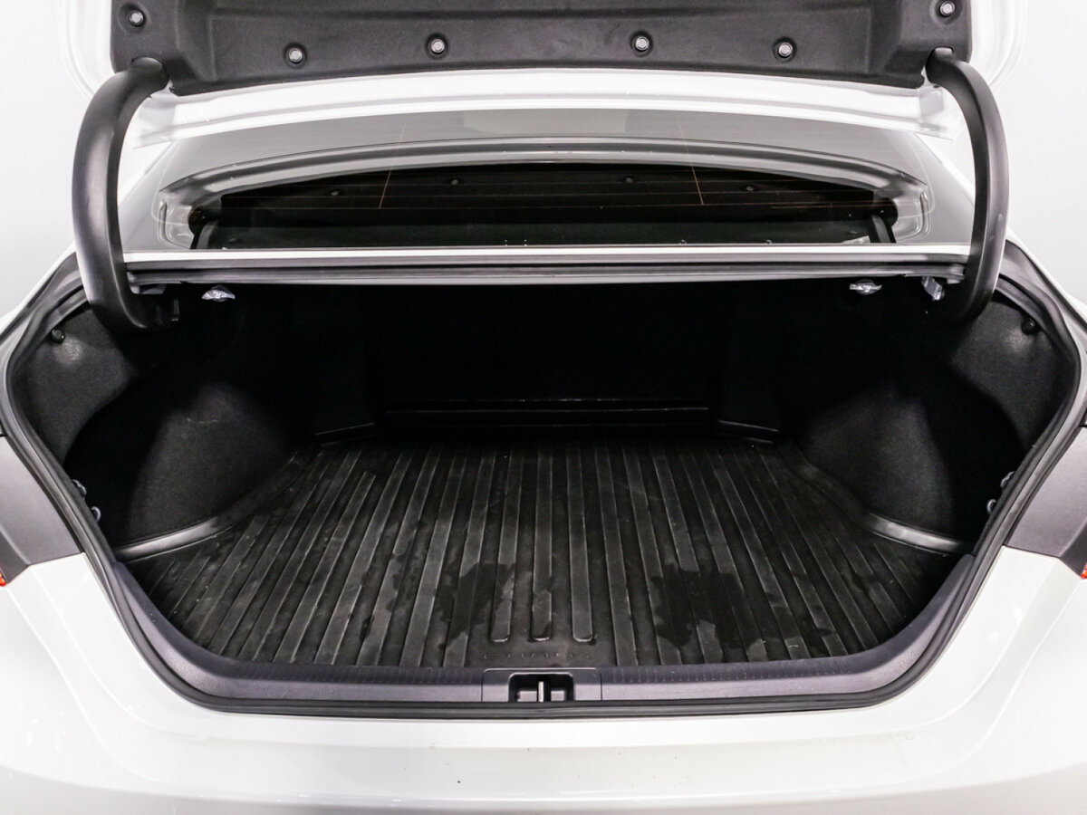 Б/У Тойота Камри 2019 года. Фото: #13