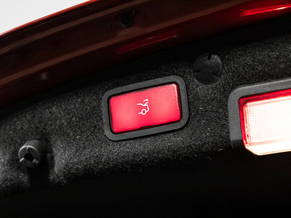 Б/У Мерседес-Бенц Ц-Класс 2019 года. Фото: #19