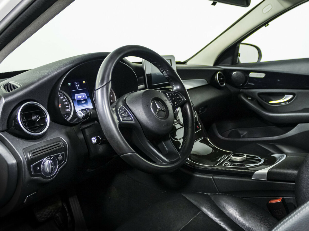 Б/У Мерседес-Бенц Ц-Класс 2017 года. Фото: #8