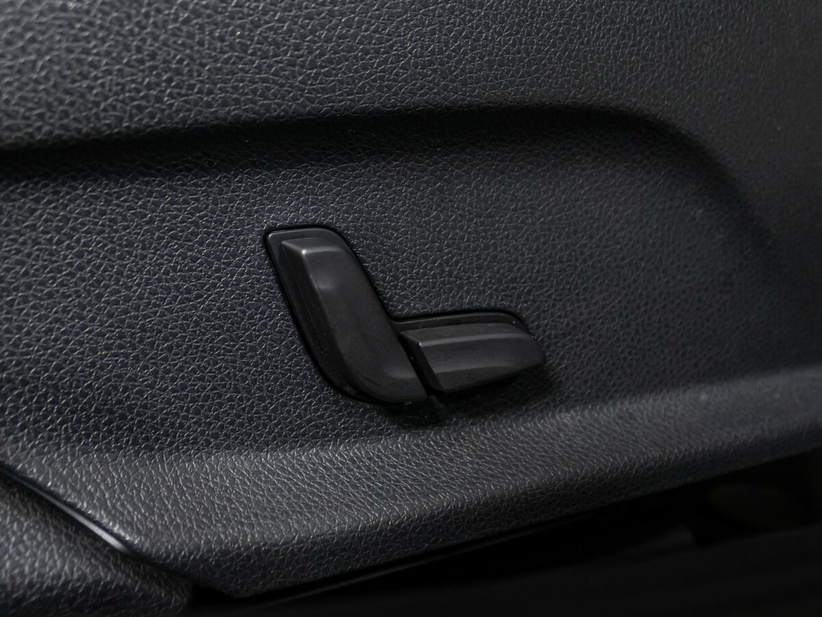 Б/У Мерседес-Бенц Ц-Класс 2017 года. Фото: #14