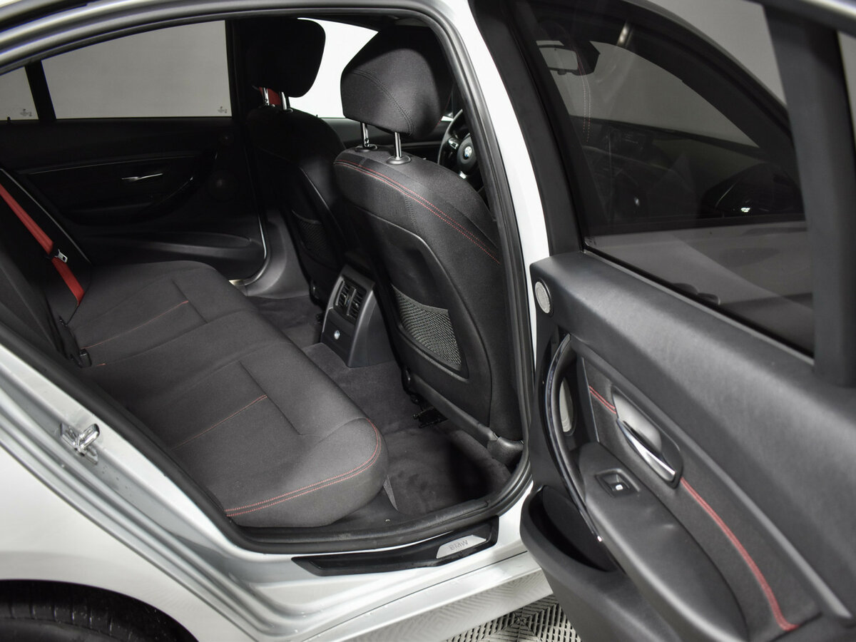 Б/У БМВ 3 серии 2012 года. Фото: #11