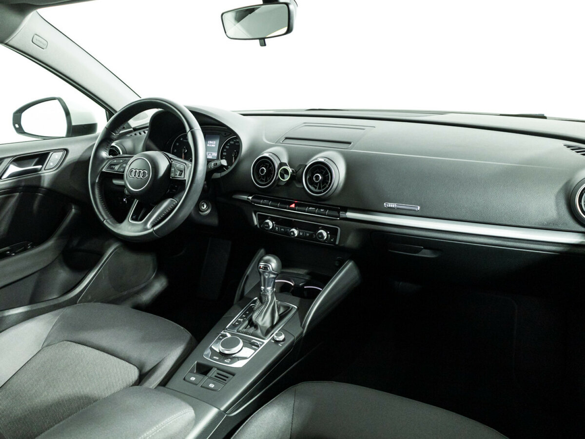 Б/У Ауди А3 2018 года. Фото: #8