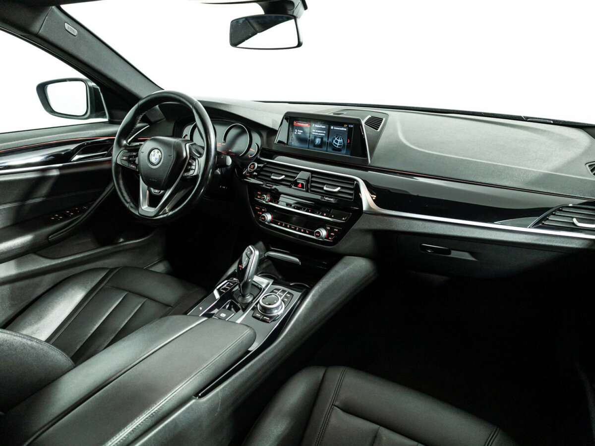 Б/У БМВ 5 серии 2017 года. Фото: #8