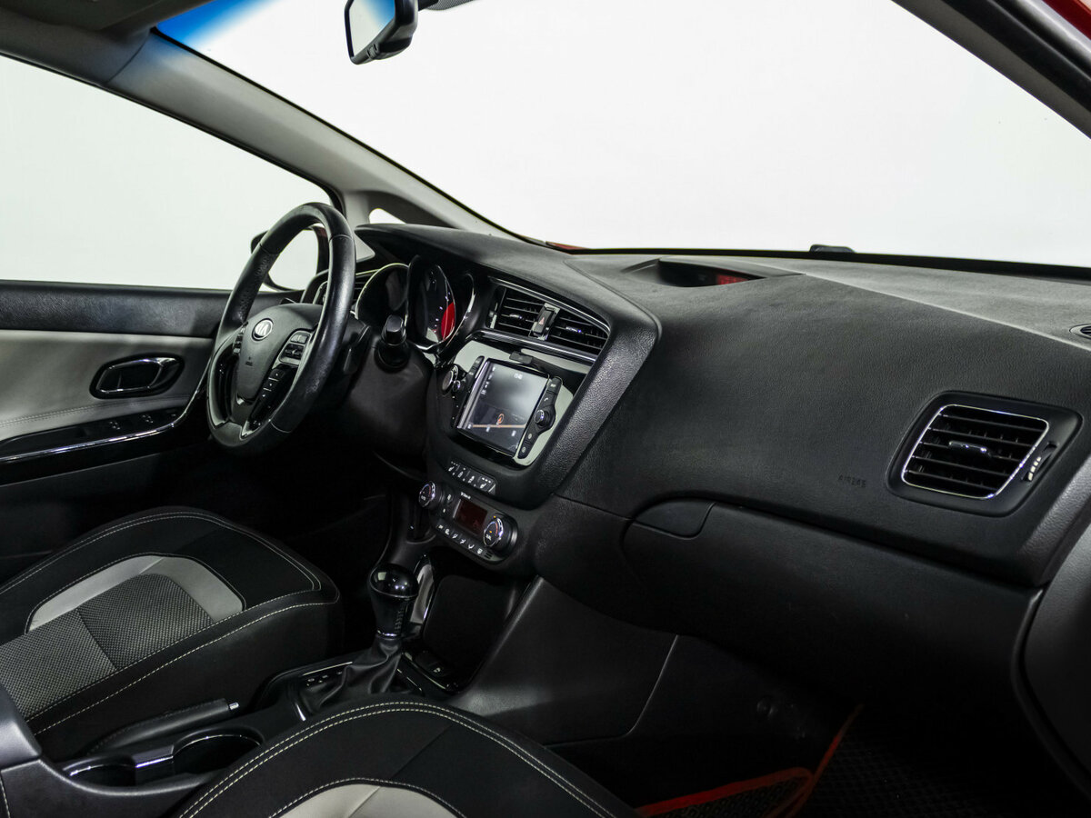 Б/У Киа Сид 2017 года. Фото: #8